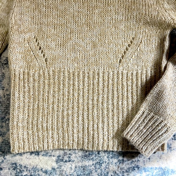 Chunky knit neutral sweater - Picture 3 of 5